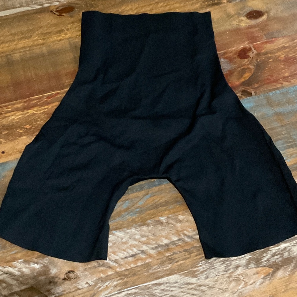 Black High-Waisted Shape wear Shorts